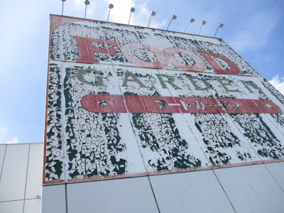 2025年4月10日　さいたま市にて、屋上看板 アルミ複合板看板製作・取り付け施工